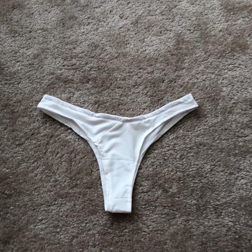 FREE WITH PURCHASE ITEM *1 LEFT* - Picture 3 of 6